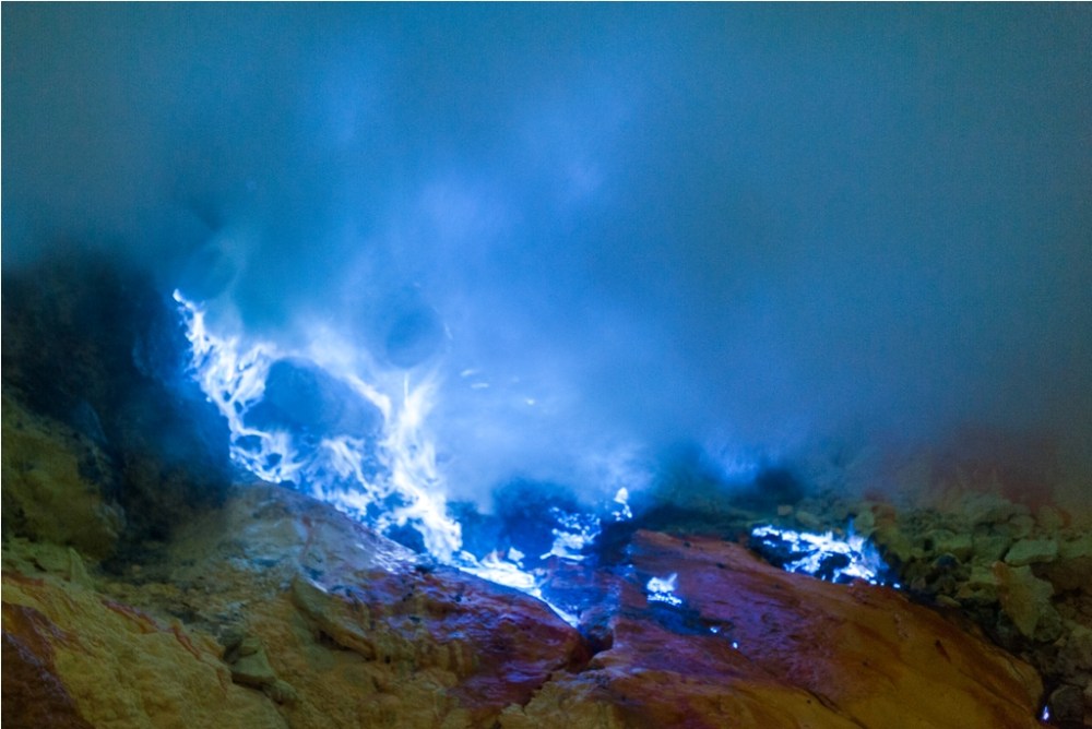 ijen-plateau-blue-fire.jpg